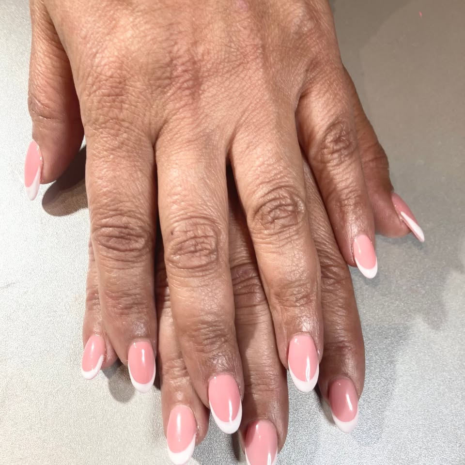 Classic french, peachy nude met witte tip